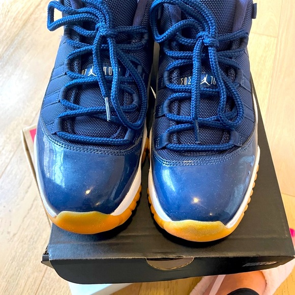 Nike Air Jordan 11 Retro Low Igloo, Navy - Picture 2 of 5
